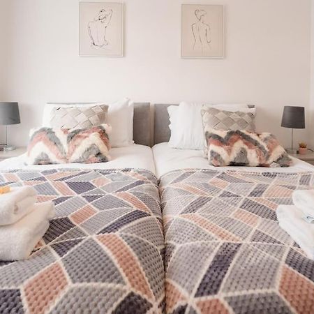 Prenton House, 3Br Close To Liverpool Birkenhead Eksteriør bilde