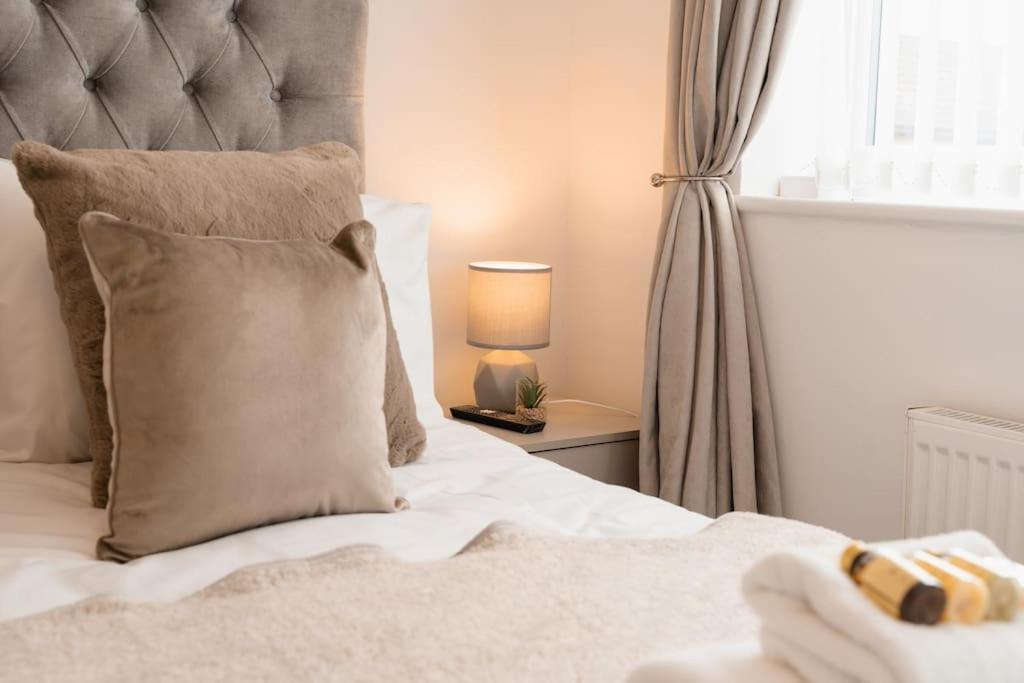 Prenton House, 3Br Close To Liverpool Birkenhead Eksteriør bilde
